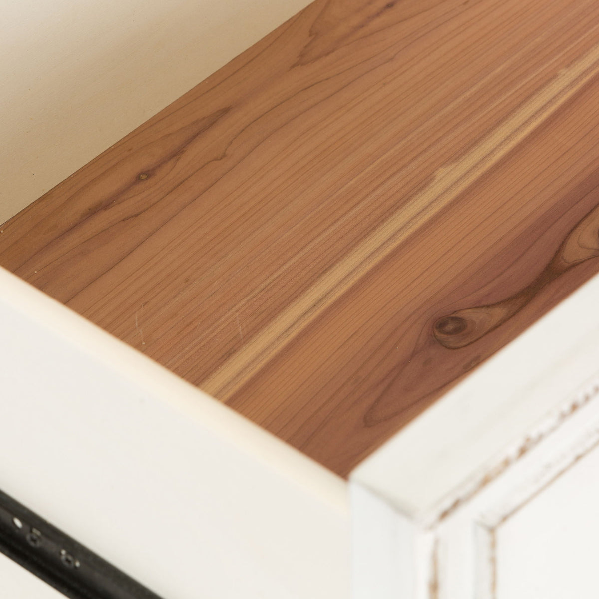 Abbey Park - 5 Drawer Chest - Antique White