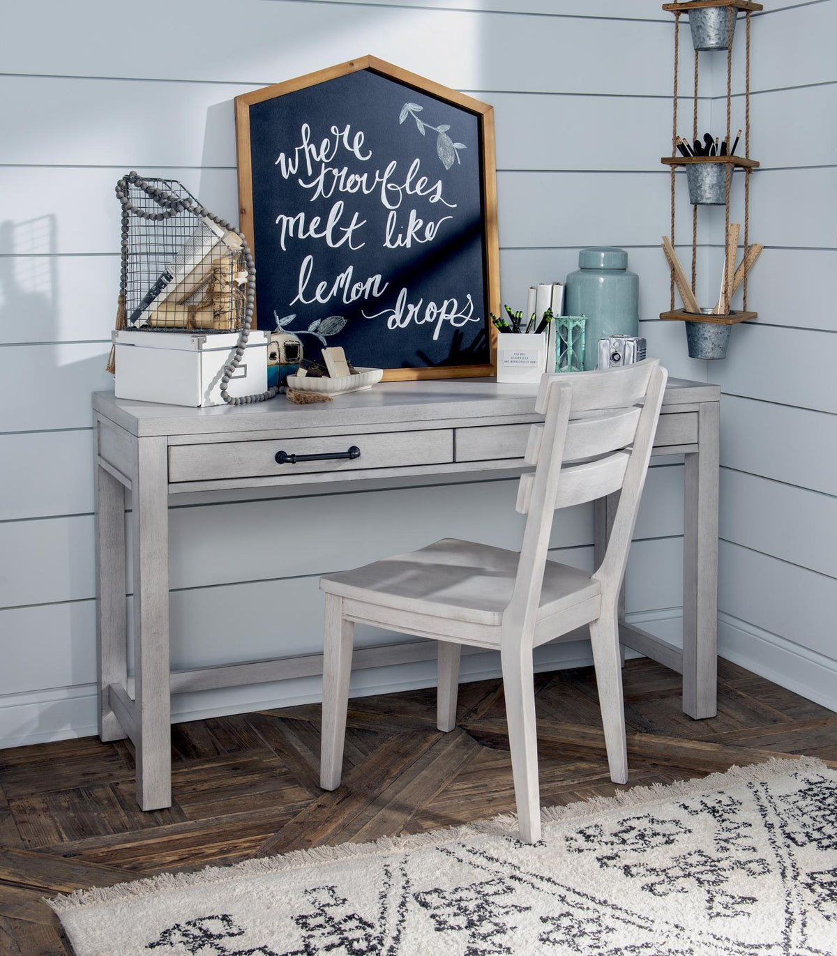 Summer Camp - Desk