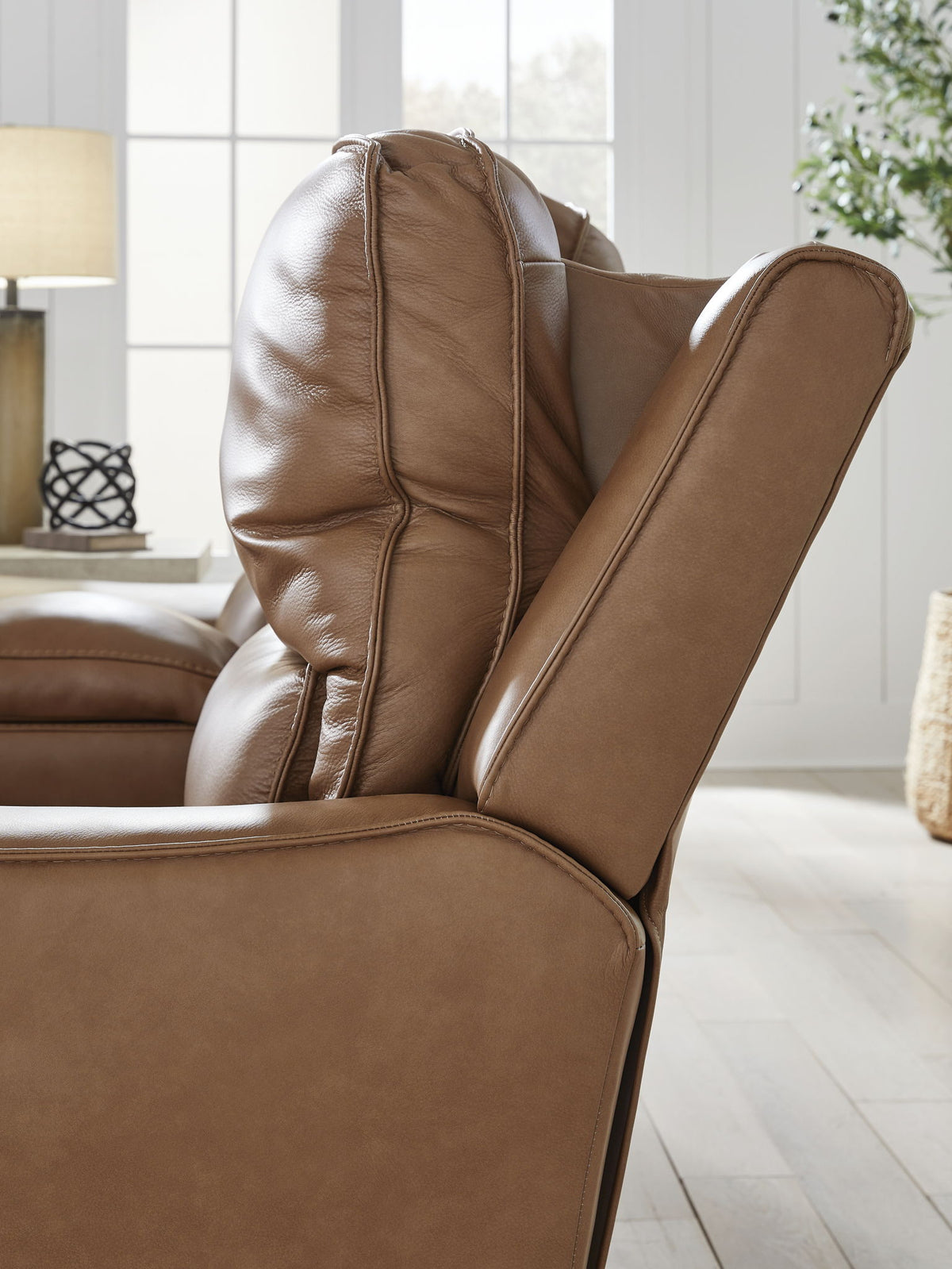 DeepWakes - Power Recliner With Adjustable Headrest