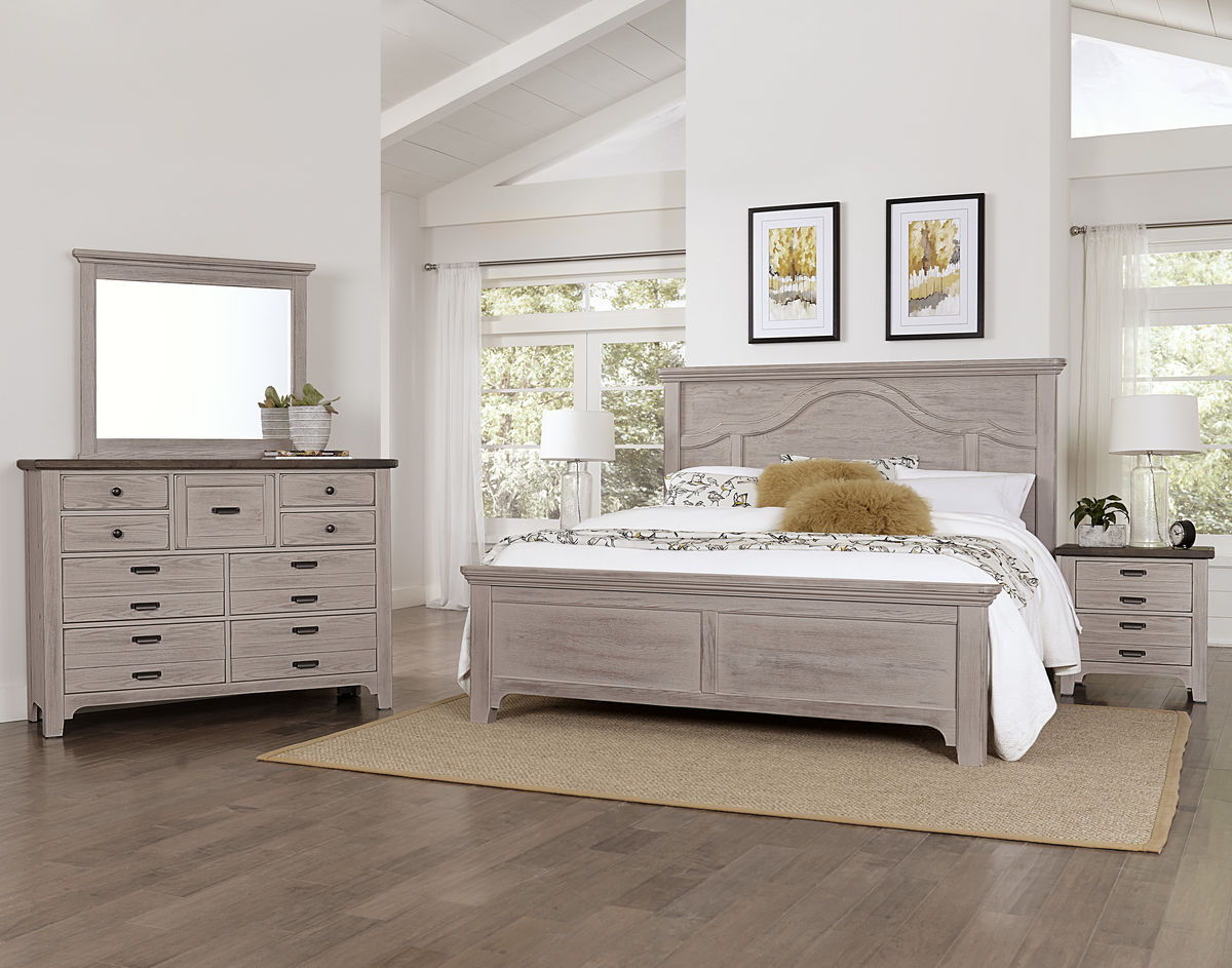 Bungalow - Queen Mantel Footboard - Dover Gray Two Tone