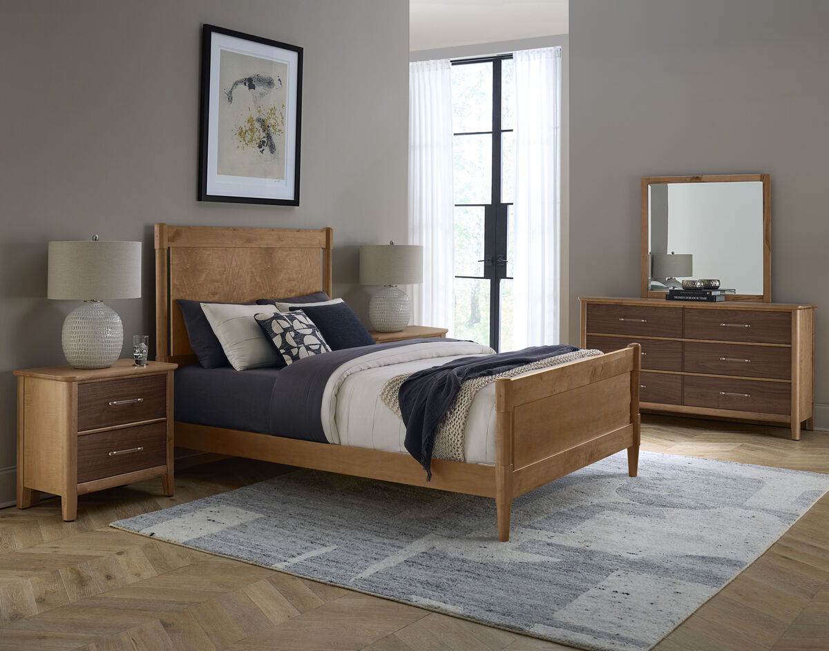 Nordhaven - King Panel Footboard - Clear Maple