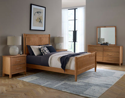 Nordhaven - Queen Poster Footboard - Clear Maple