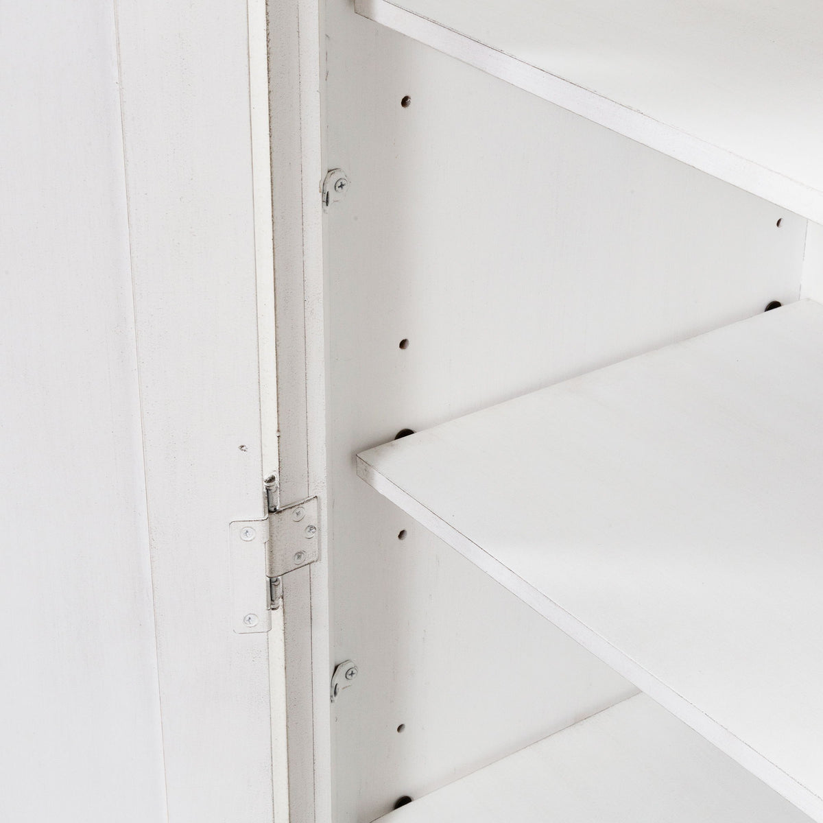 Magnolia Manor - Master Chest - Antique White