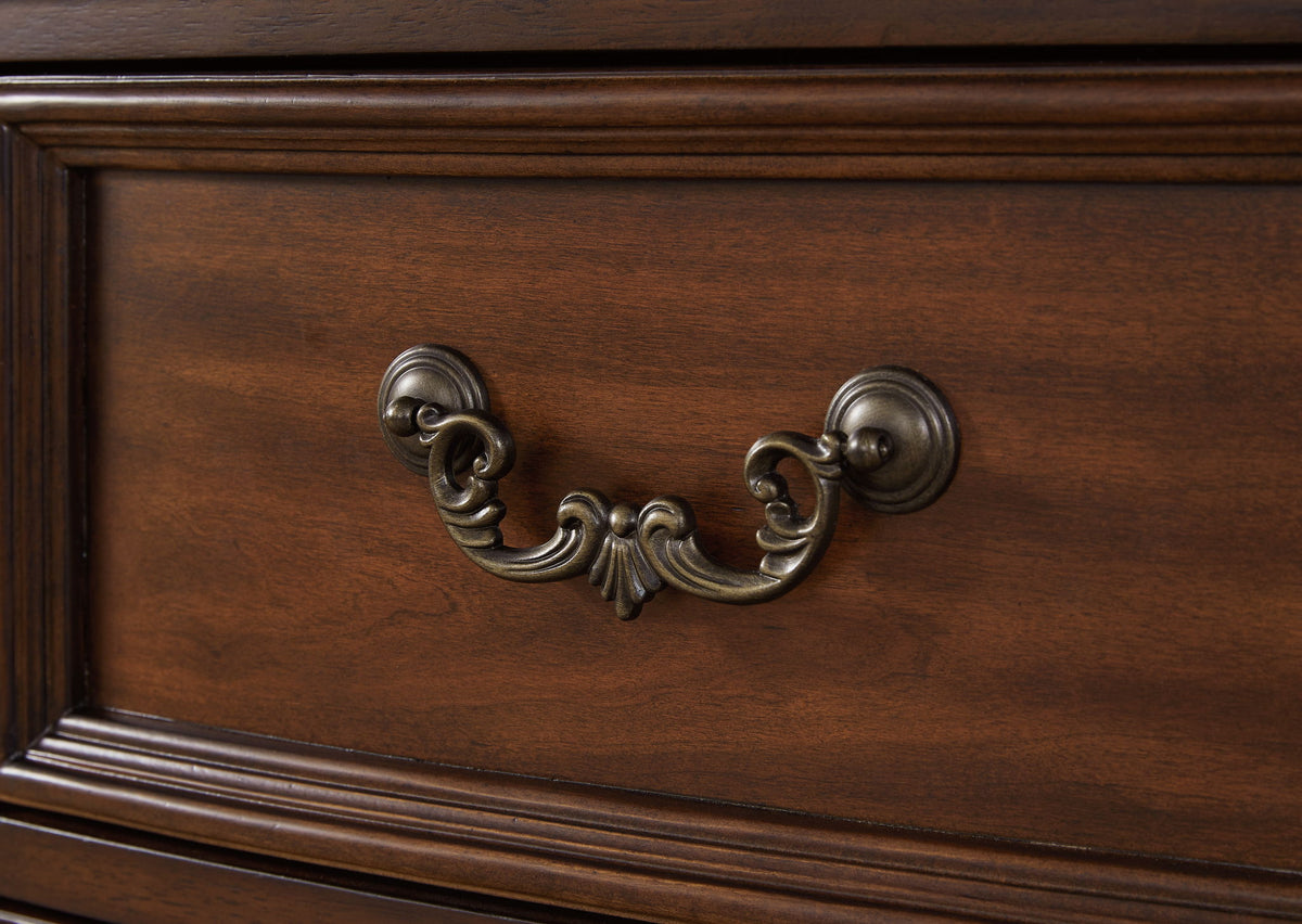 Lavinton - Five Drawer Chest - Brown