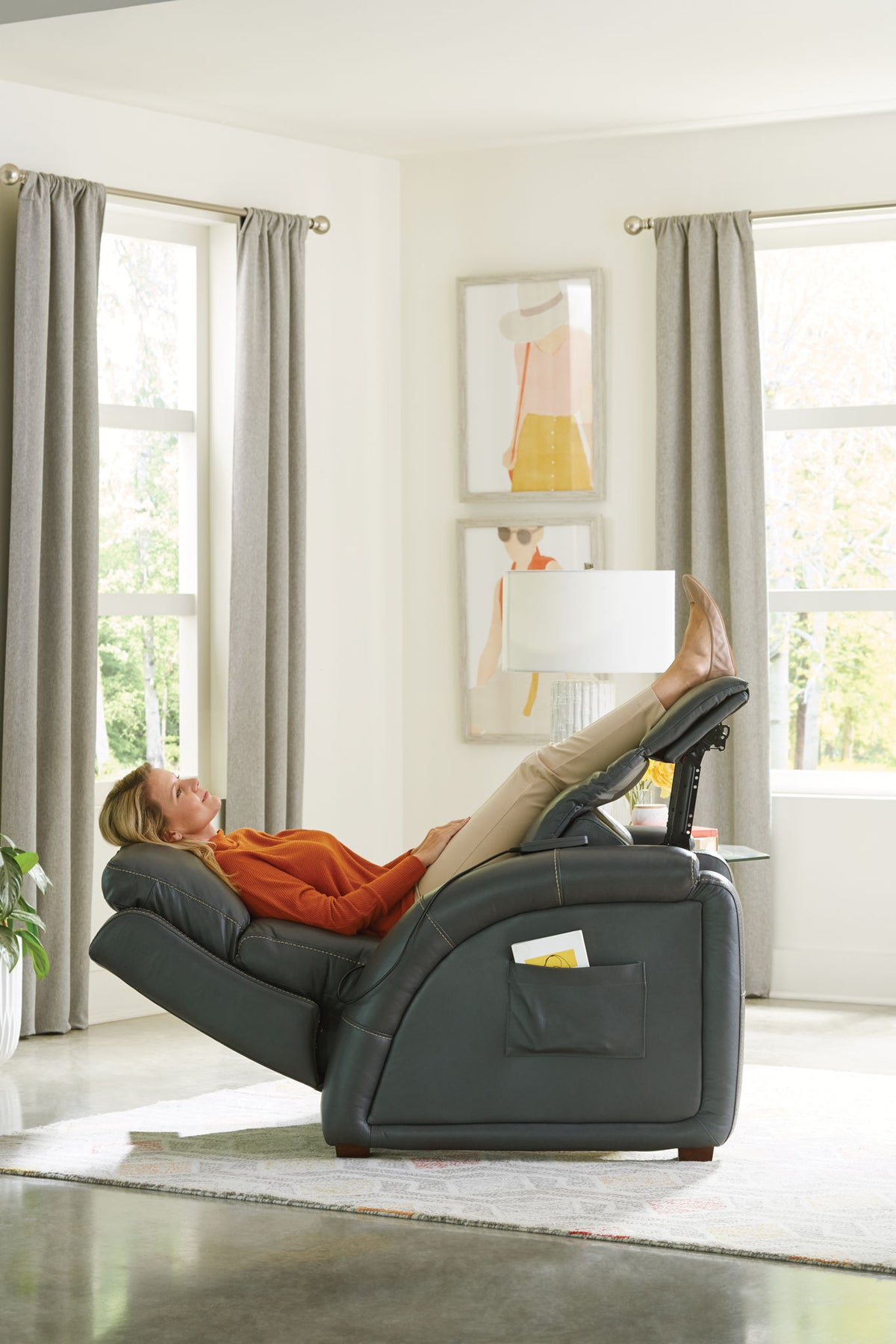 Reliever - Power Headrest Power Lay Flat Reclining With CR3 Massage / Zero Gravity