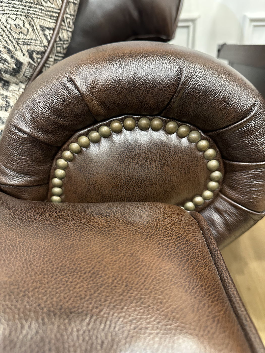Roberto - Leather Loveseat - Cocoa