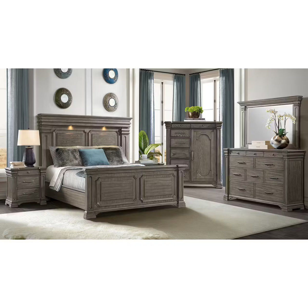 Kings Door Chest