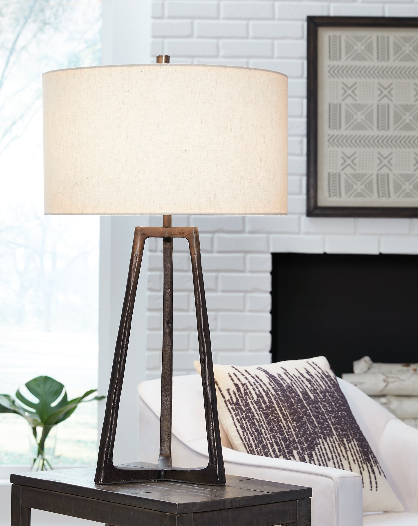 Ryandale Metal Table Lamp (1/CN)